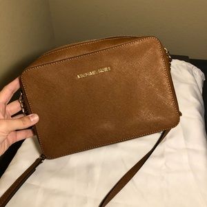 Michael kors crossbody